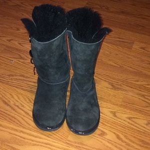 Ugg boots size USA 4 but fit like womens 6.5